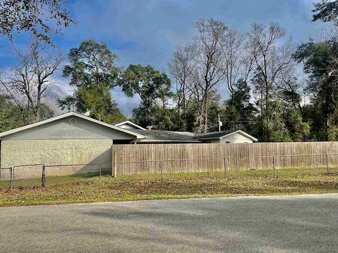 27 Hickory Ave Crawfordville, FL 32327