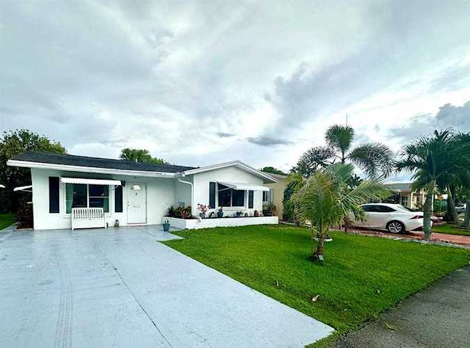 4711 NW 49th Place Tamarac, FL 33319