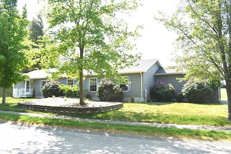 5402 Oak Point Drive Middleboro, MA 02346