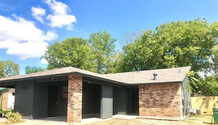 4704 Rocking Chair RD Austin, TX 78744