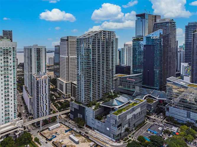 68 SE 6th St #2803 Miami, FL 33131