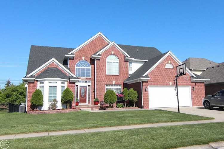 48166 Ellington Macomb Twp, MI 48044