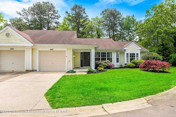 960 Buckingham Dr #B Manchester, NJ 08759
