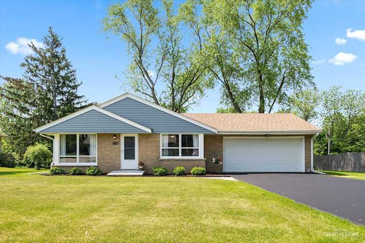 2114 Rockwell Rd Aurora, IL 60506