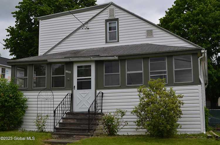 1186 River Rd Troy, NY 12182