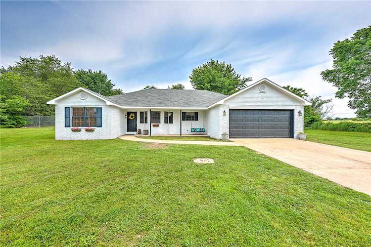 1272 E State Highway 264 Springdale, AR 72764