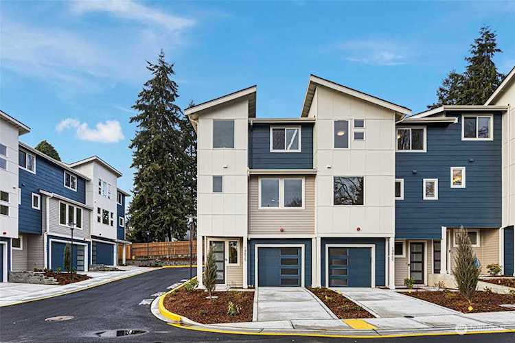 14869 7th Parkway S #4 Burien, WA 98148