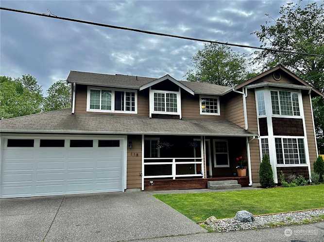 118 W Mcgill Ave, Everett, WA, 98204 | MLS#2071069 | Novak Team Photo 1