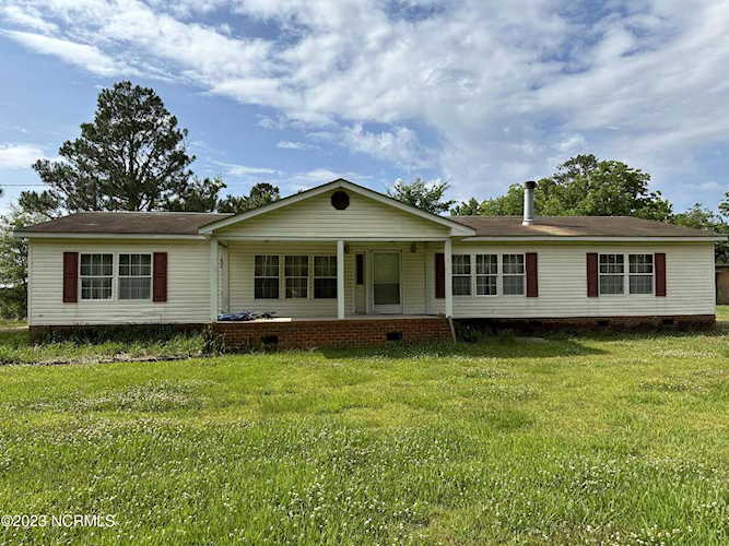 1373 Lynchs Corner Road Elizabeth City, NC 27909