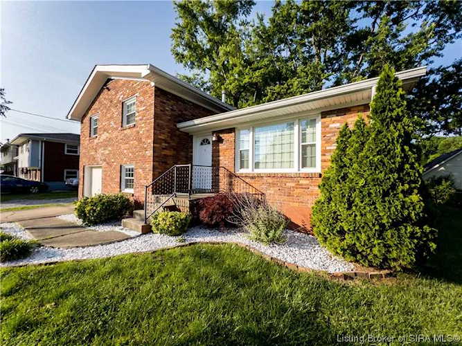 1504 Allison Ln Jeffersonville, IN 47130