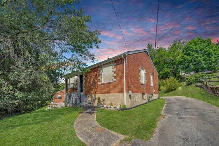 2602 NE Dell Roanoke, VA 24012