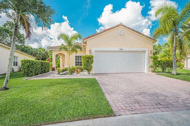 323 NW Treeline Trace Port St Lucie, FL 34986