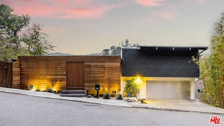 2522 Zorada Dr Los Angeles, CA 90046