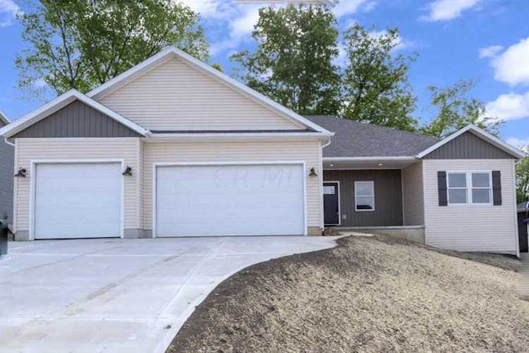 2138 Morgan Newark, OH 43055