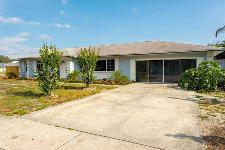 517 Brooker Rd Brandon, FL 33511