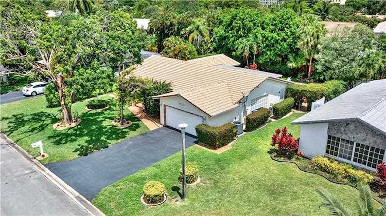 8553 NW 20th Ct Coral Springs, FL 33071