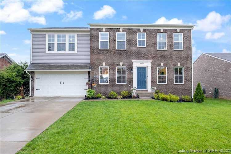 8424 Splendid Point Louisville, KY 40229