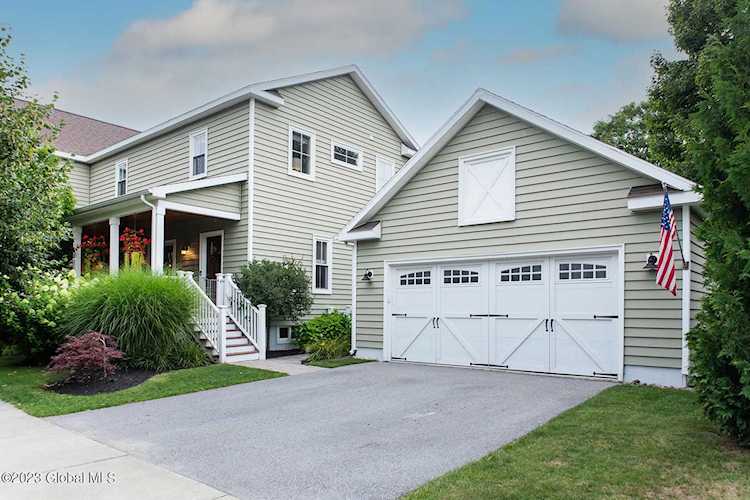 24 Vermont St Saratoga Springs, NY 12866