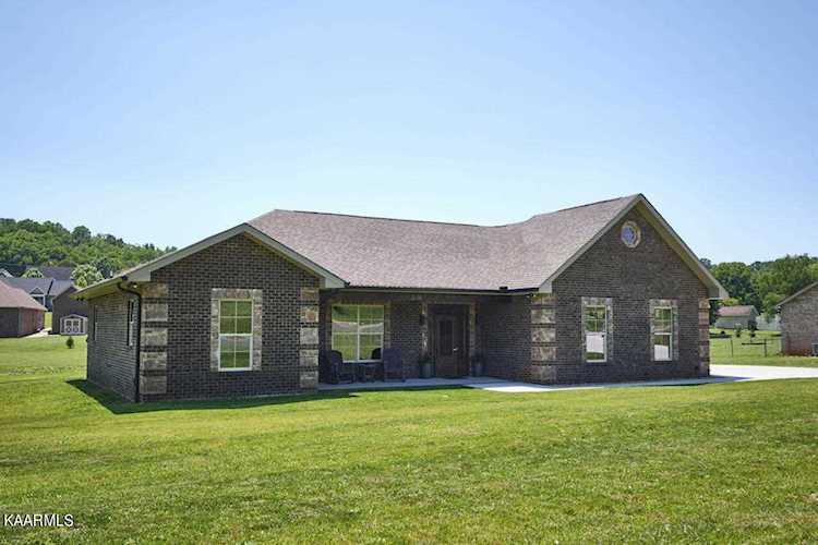 2138 Bradley Ln Sevierville, TN 37876 | MLS 1228151 Photo 1