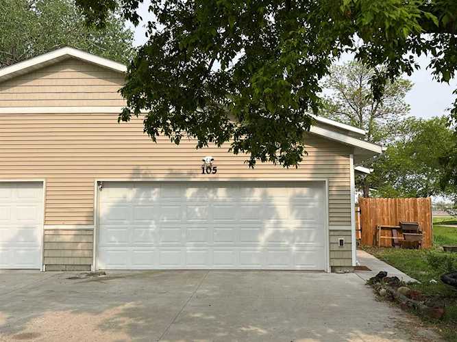 105 N Pleasant Ave Surrey, ND 58785