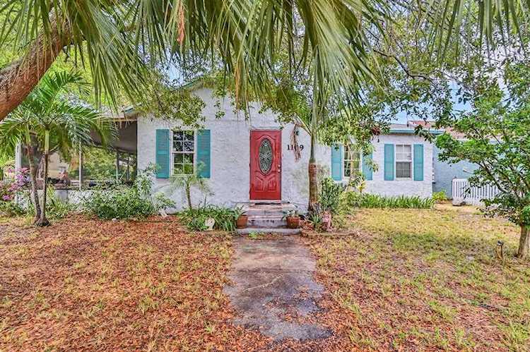 1109 S Pine Street Lake Worth Beach, FL 33460