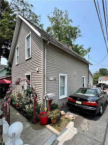 624 Bradley St Bethlehem, PA 18015