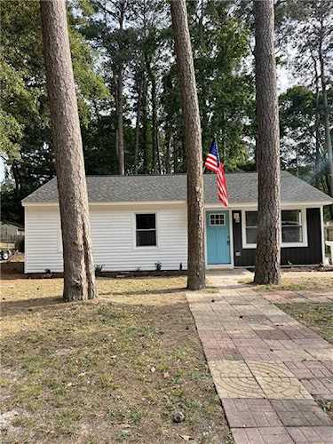 108 Clover St Hampton, VA 23669