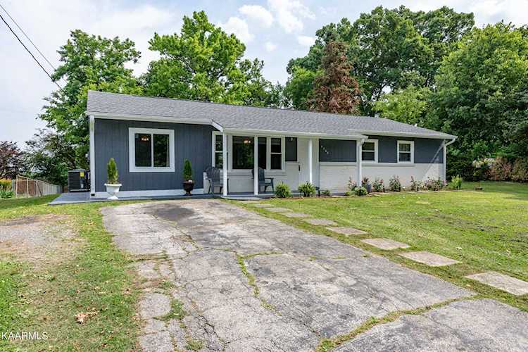 4300 Thornwood Dr Knoxville, TN 37921
