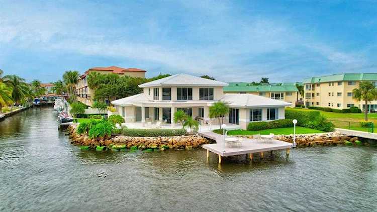 3 Virginia Garden Drive Boynton Beach, FL 33435