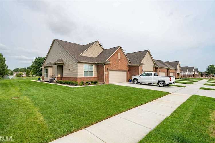 48565 Whittington Drive Chesterfield, MI 48047