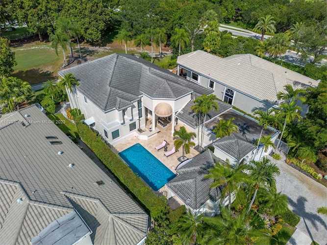 2707 Pinehurst Weston, FL 33332