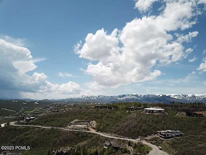 8379 N Sunrise Loop Park City, UT 84098