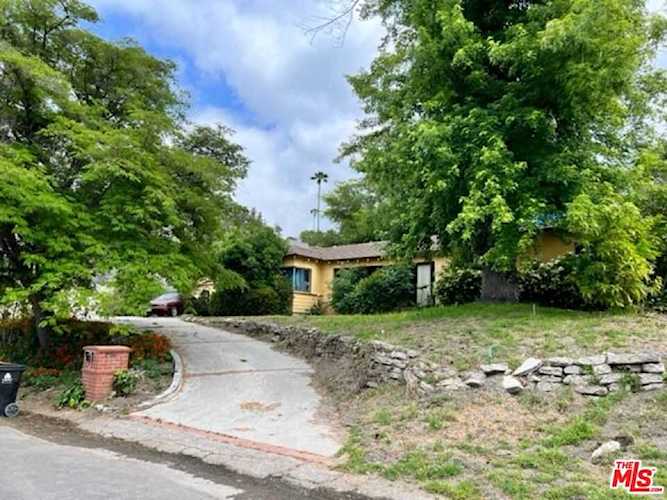 18060 Rancho St Encino, CA 91316