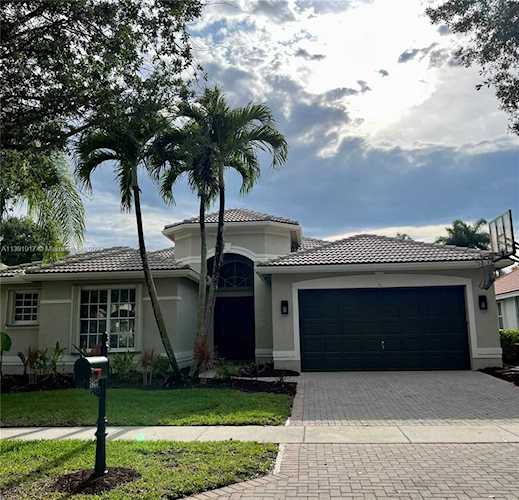 19477 Estuary Dr Boca Raton, FL 33498