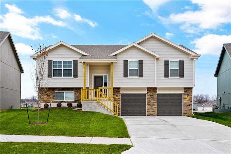 709 Shane Ln Belton, MO 64012 | MLS 2437025 Photo 1
