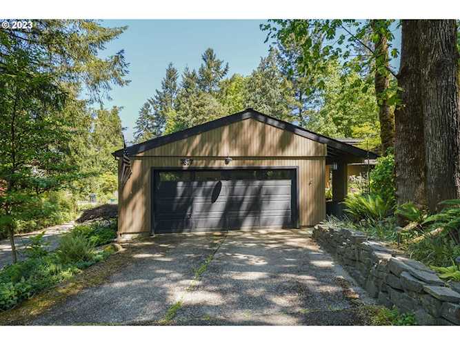 3877 Spring ST Salem, OR 97302