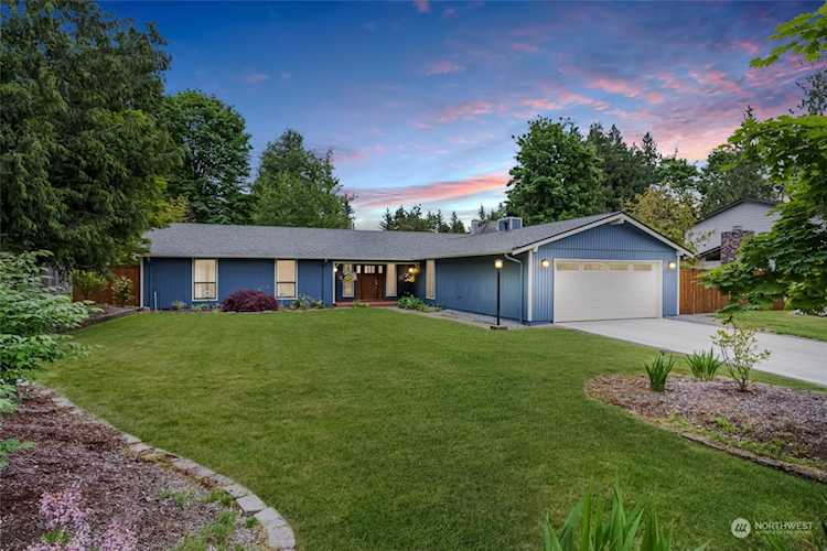 25606 214th Ave SE Maple Valley, WA 98038