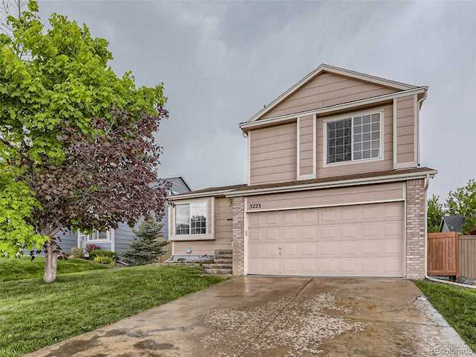 3223 Blue Grass Ct Castle Rock, CO 80109