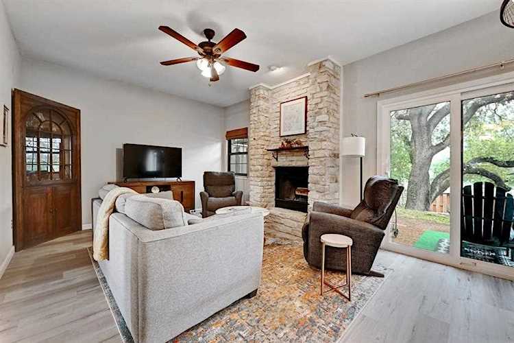 2201 Lakeway BLVD #26 Lakeway, TX 78734