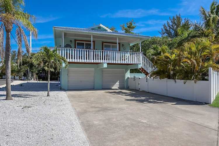 700 N Shore Dr Anna Maria, FL 34216