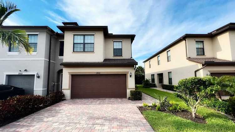 2801 Troubadour Street Palm Springs, FL 33406