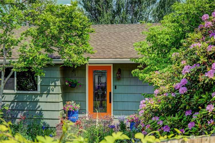 6840 NE 153rd Place Kenmore, WA 98028