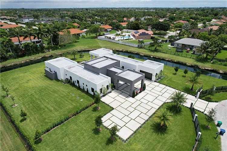 13221 SW 220th St Miami, FL 33170