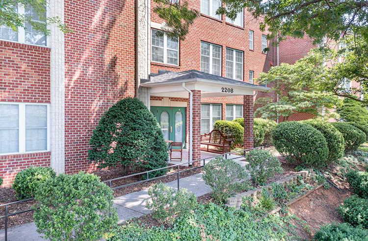 2208 SE Jefferson Roanoke, VA 24014