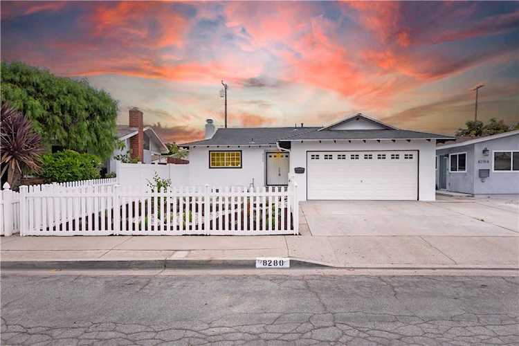 8280 E Carburton St Long Beach, CA 90808