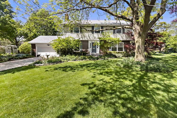 1219 Howard Circle Wheaton, IL 60187