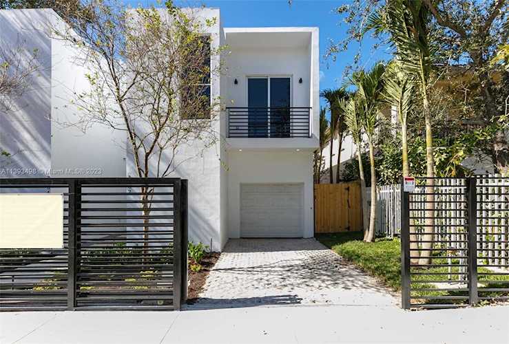 3164 Plaza St Miami, FL 33133