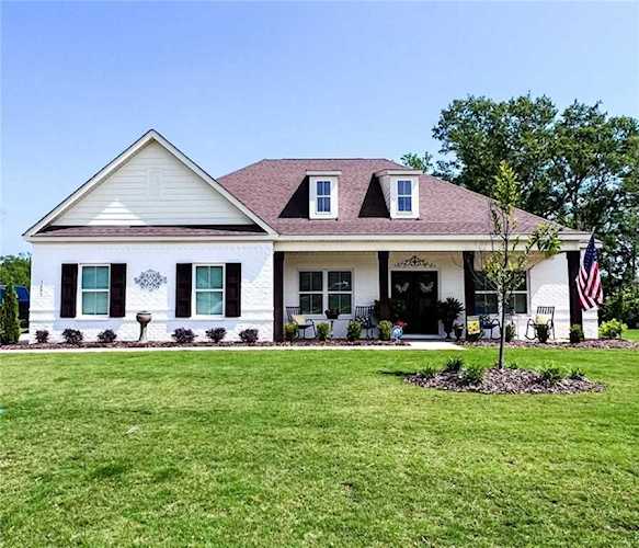 1697 Azalea Ct Opelika, AL 36801