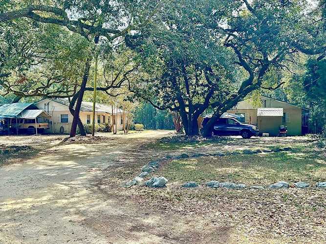 361 Satsuma Rd #A & B Niceville, FL 32578