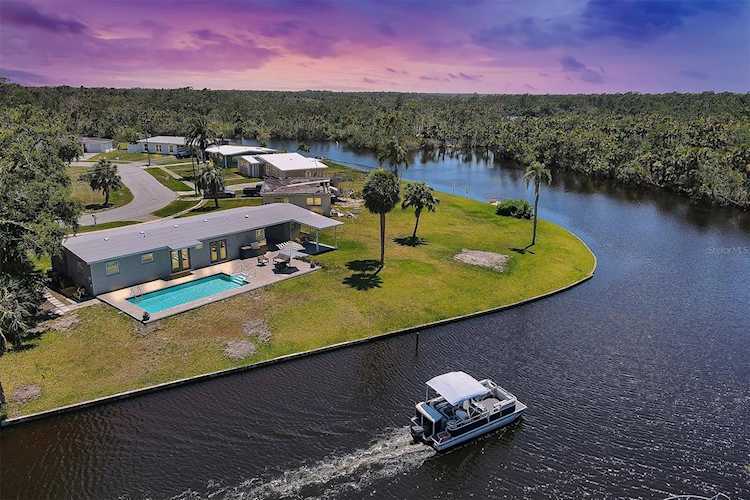 6841 Marius Rd North Port, FL 34287